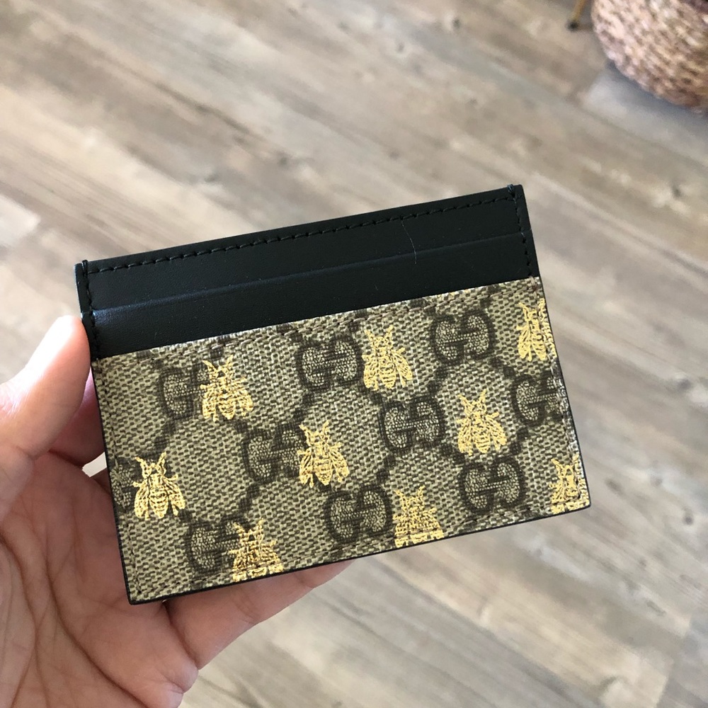 Gucci Supreme Bees card holder